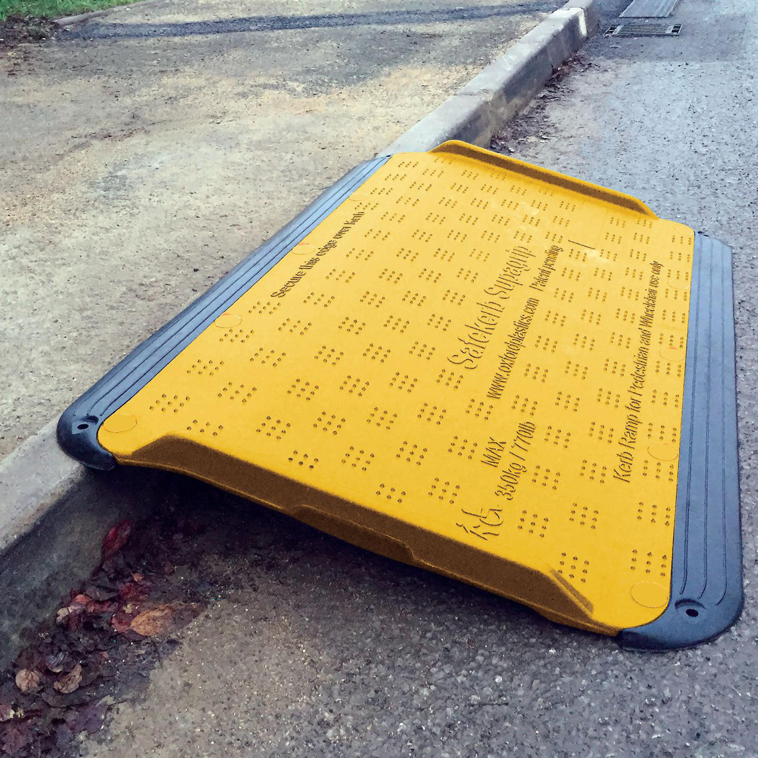 Replacement SupaGrip clip fitted in the ramp above the black edge